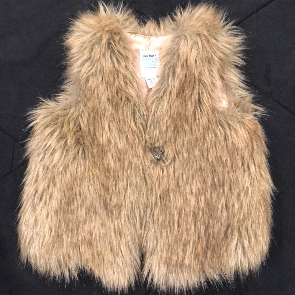 Old navy Faux fur vest for toddlers size 18-24 months color great condition .
